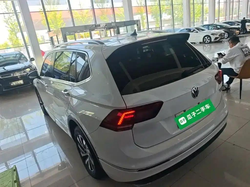 Tiguan L Plug-in Hybrid 2020 430PHEV Plug-in Hybrid Flagship Edition — миниатюра 5