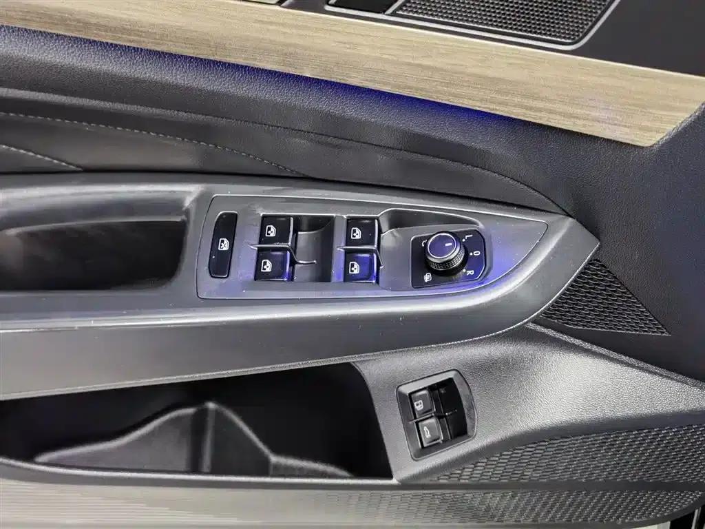 2020 Volkswagen Passat 430PHEV Hybrid Luxury Edition (China VI Emission Standard) — миниатюра 9