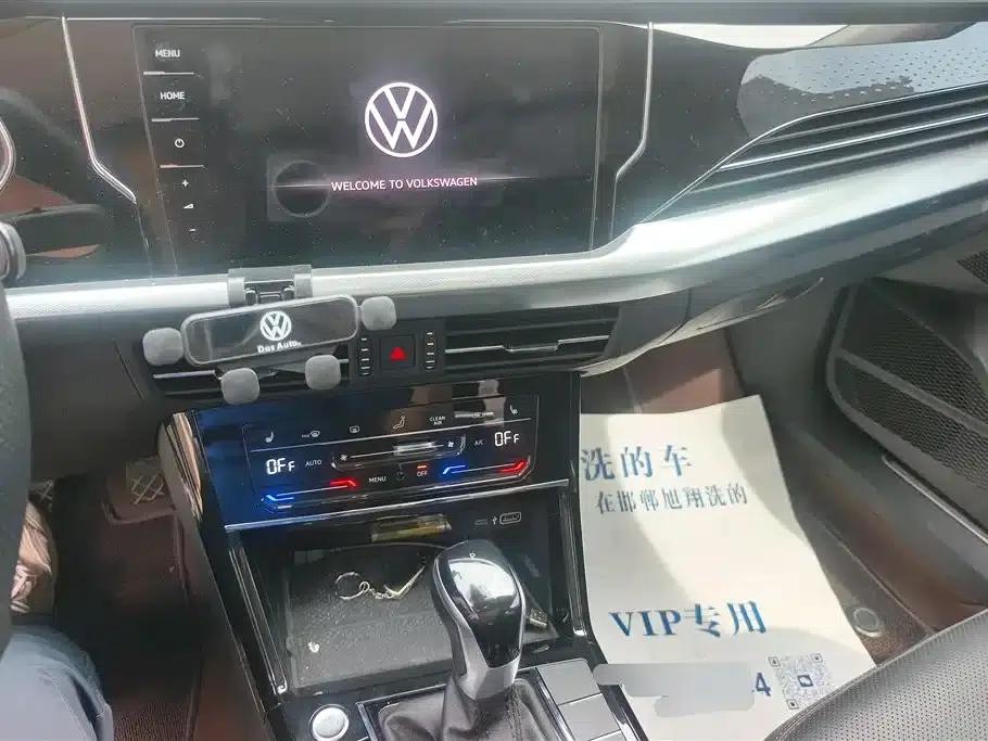 2022 Volkswagen Passat 430PHEV Hybrid Luxury Edition — миниатюра 13
