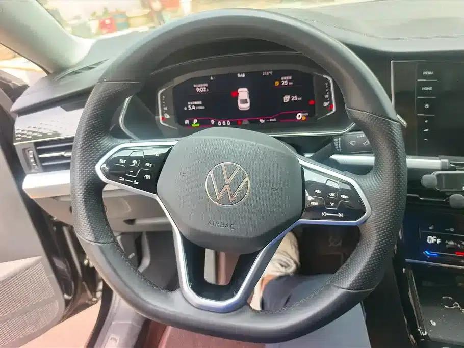 2022 Volkswagen Passat 430PHEV Hybrid Luxury Edition — миниатюра 15
