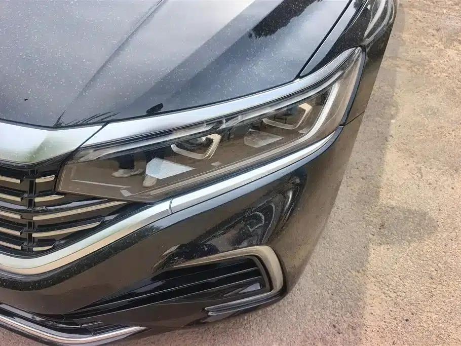2022 Volkswagen Passat 430PHEV Hybrid Luxury Edition — миниатюра 5
