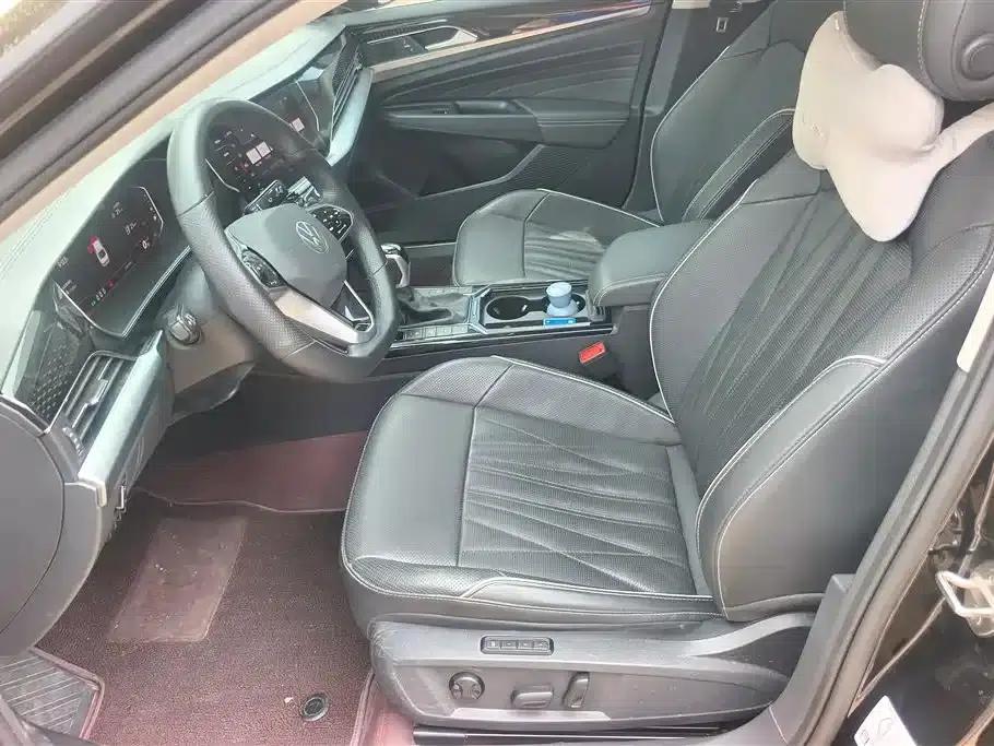 2022 Volkswagen Passat 430PHEV Hybrid Luxury Edition — миниатюра 9