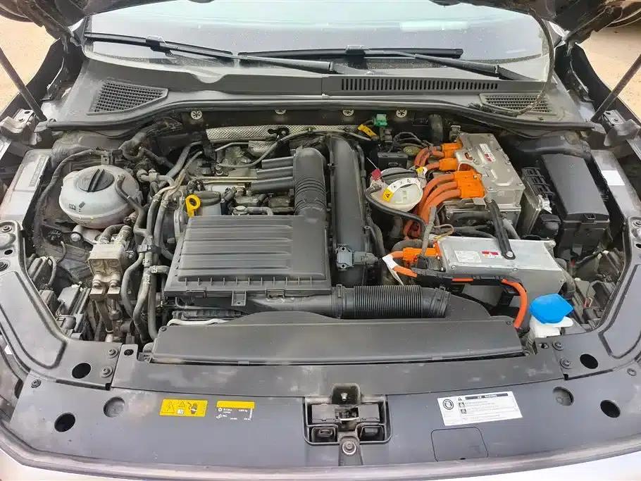 2022 Volkswagen Passat 430PHEV Hybrid Luxury Edition — миниатюра 10