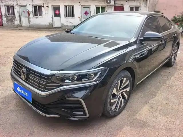 2022 Volkswagen Passat 430PHEV Hybrid Luxury Edition