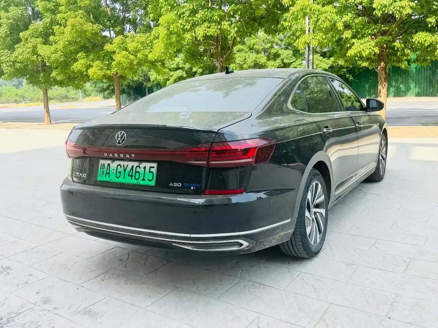 2022 Volkswagen Passat 430PHEV Hybrid Luxury Edition — миниатюра 9