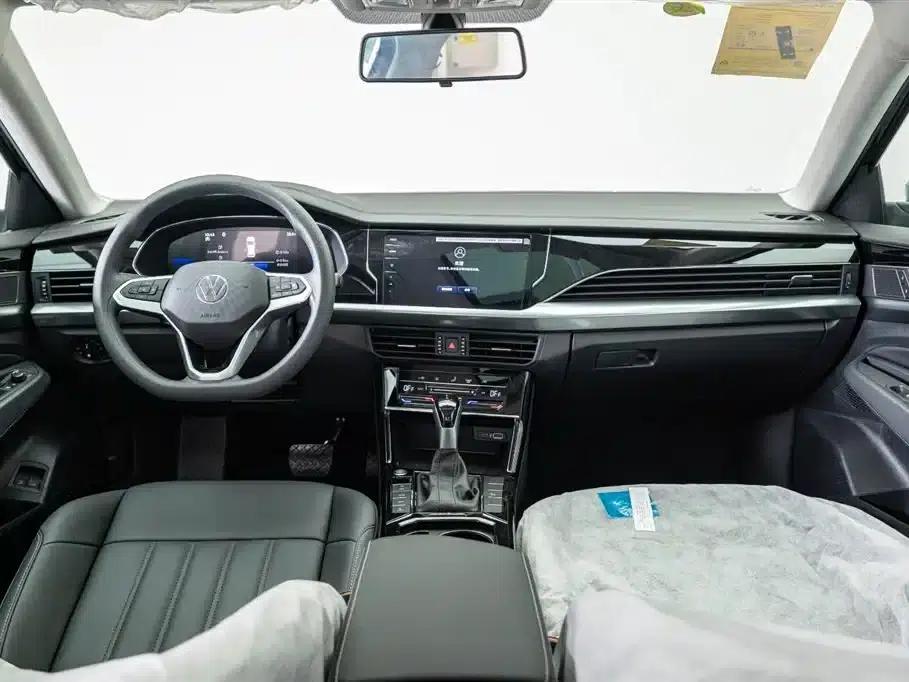 2025 Volkswagen Passat Plug-in Hybrid 430PHEV Hybrid Business Edition — миниатюра 6