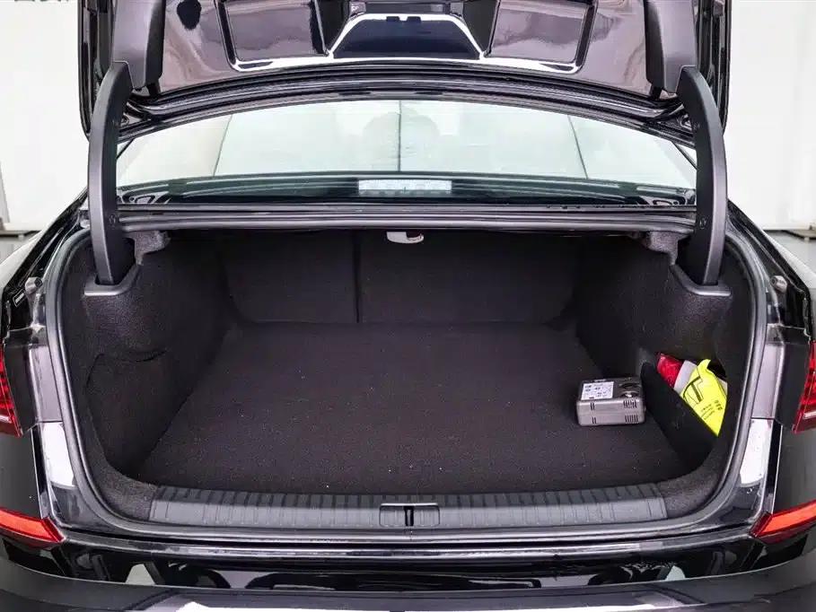 2025 Volkswagen Passat Plug-in Hybrid 430PHEV Hybrid Business Edition — миниатюра 9