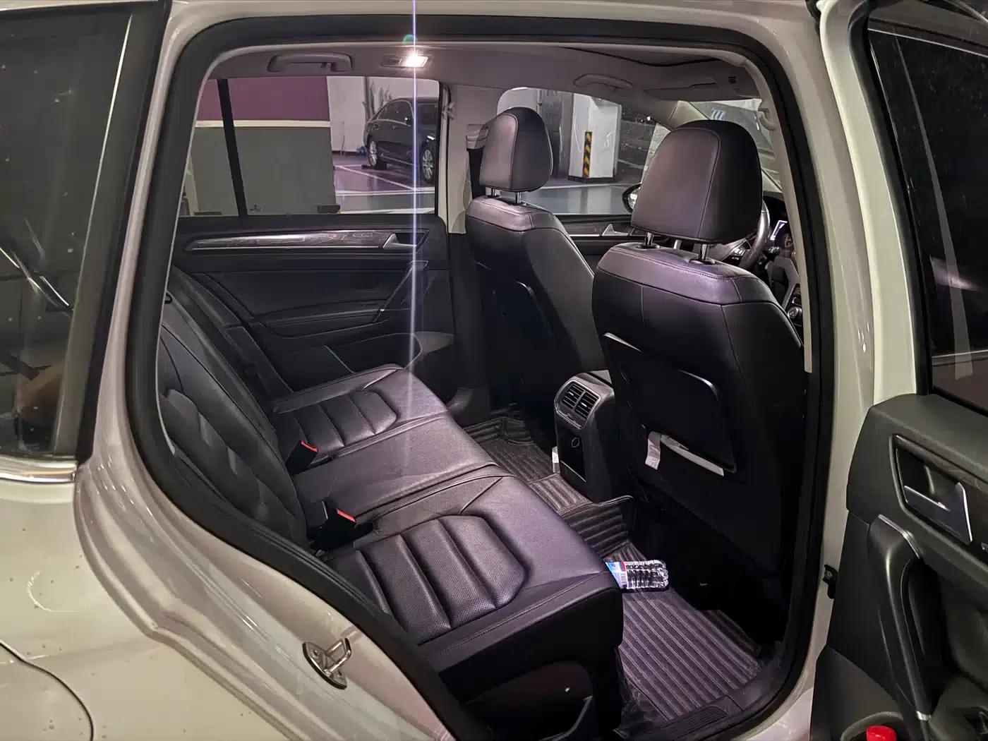 Golf Sportsvan 2016 230TSI Automatic Luxury — миниатюра 5