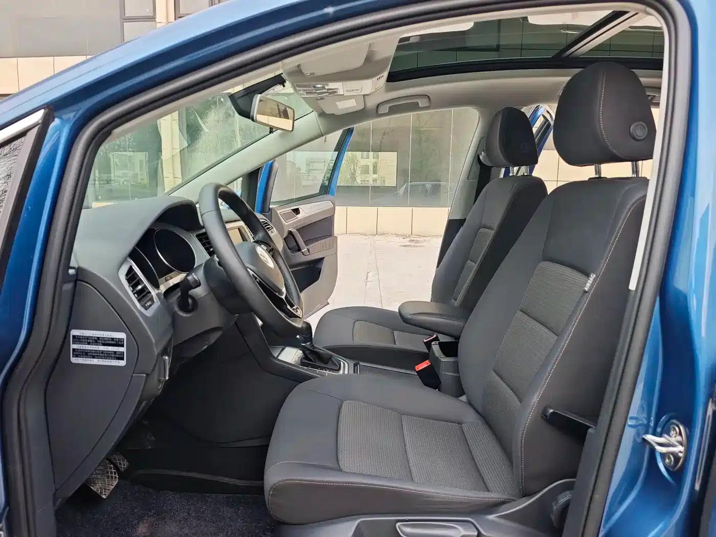 Golf Sportsvan 2016 230TSI Automatic Entry-Level Model — миниатюра 9