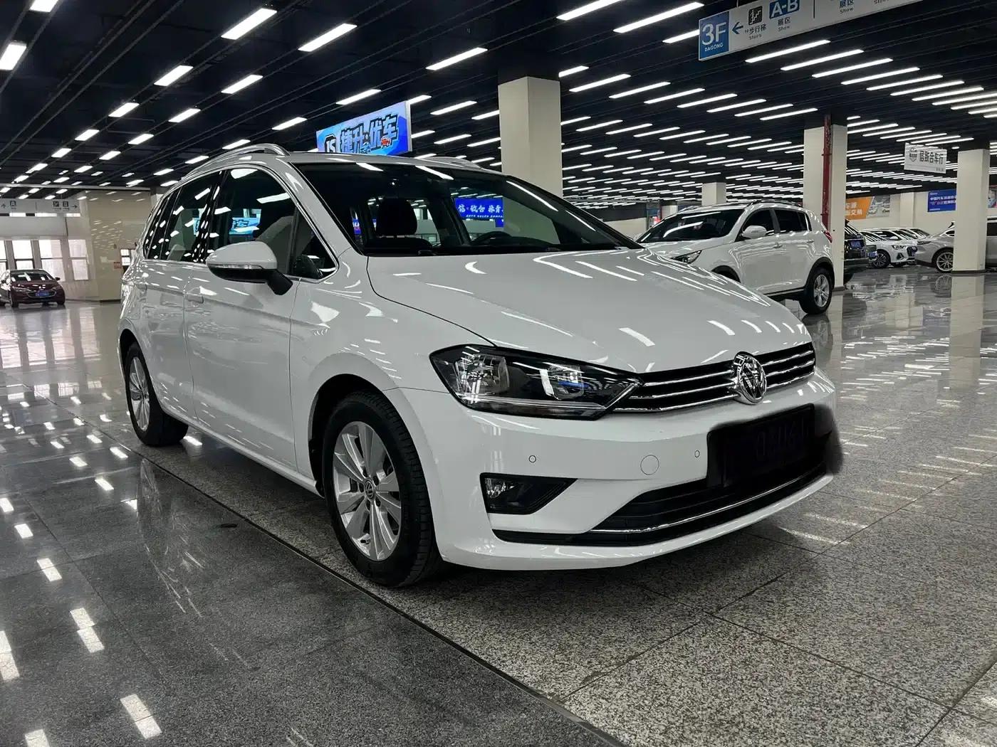 Golf Sportsvan 2016 230TSI Automatic Entry-Level Model — миниатюра 2
