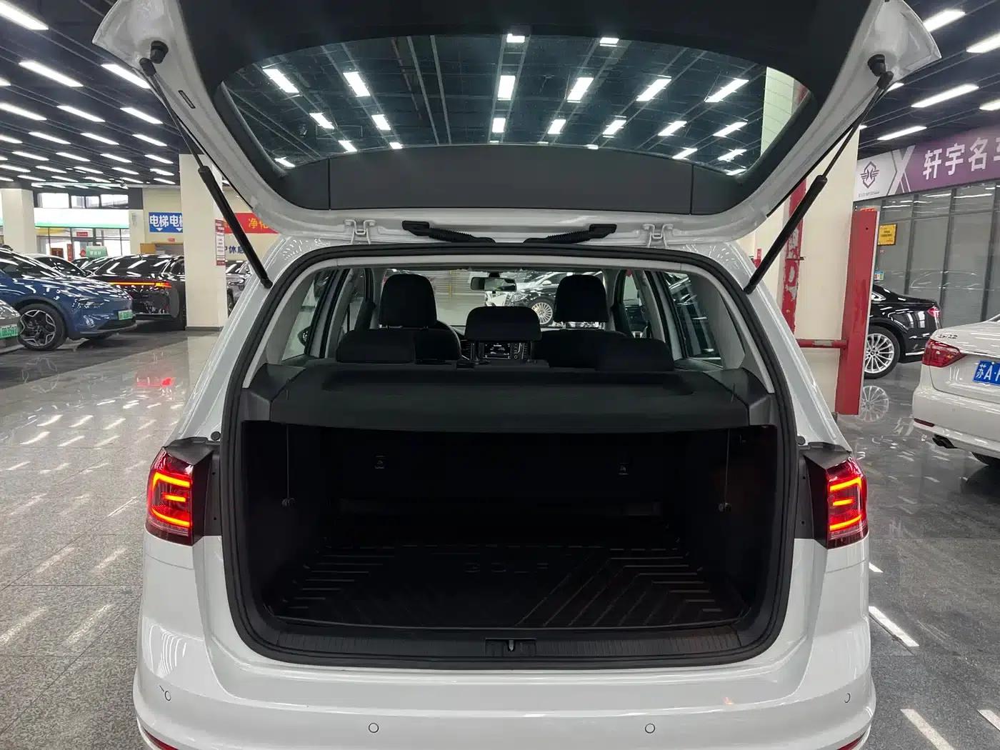 Golf Sportsvan 2016 230TSI Automatic Entry-Level Model — миниатюра 14