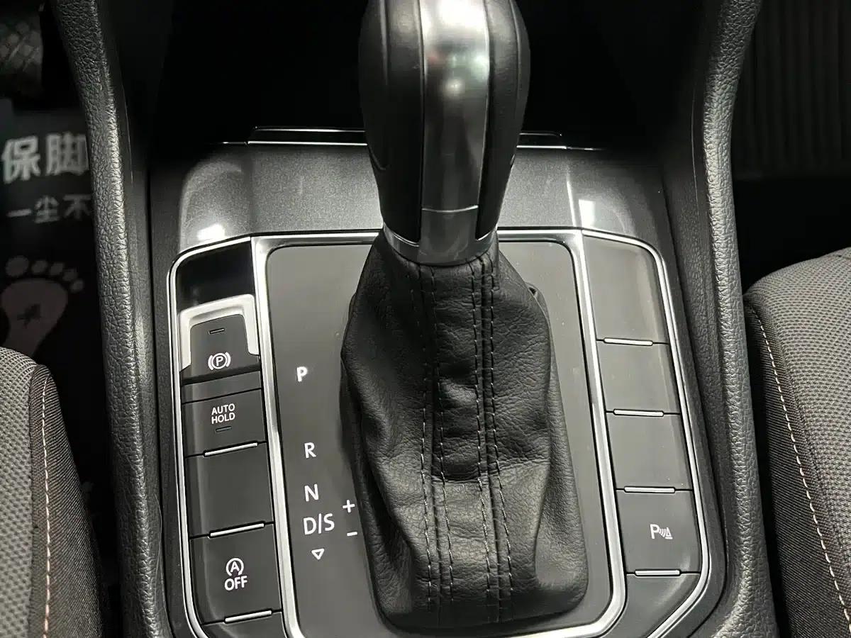 Golf Sportsvan 2016 230TSI Automatic Entry-Level Model — миниатюра 9
