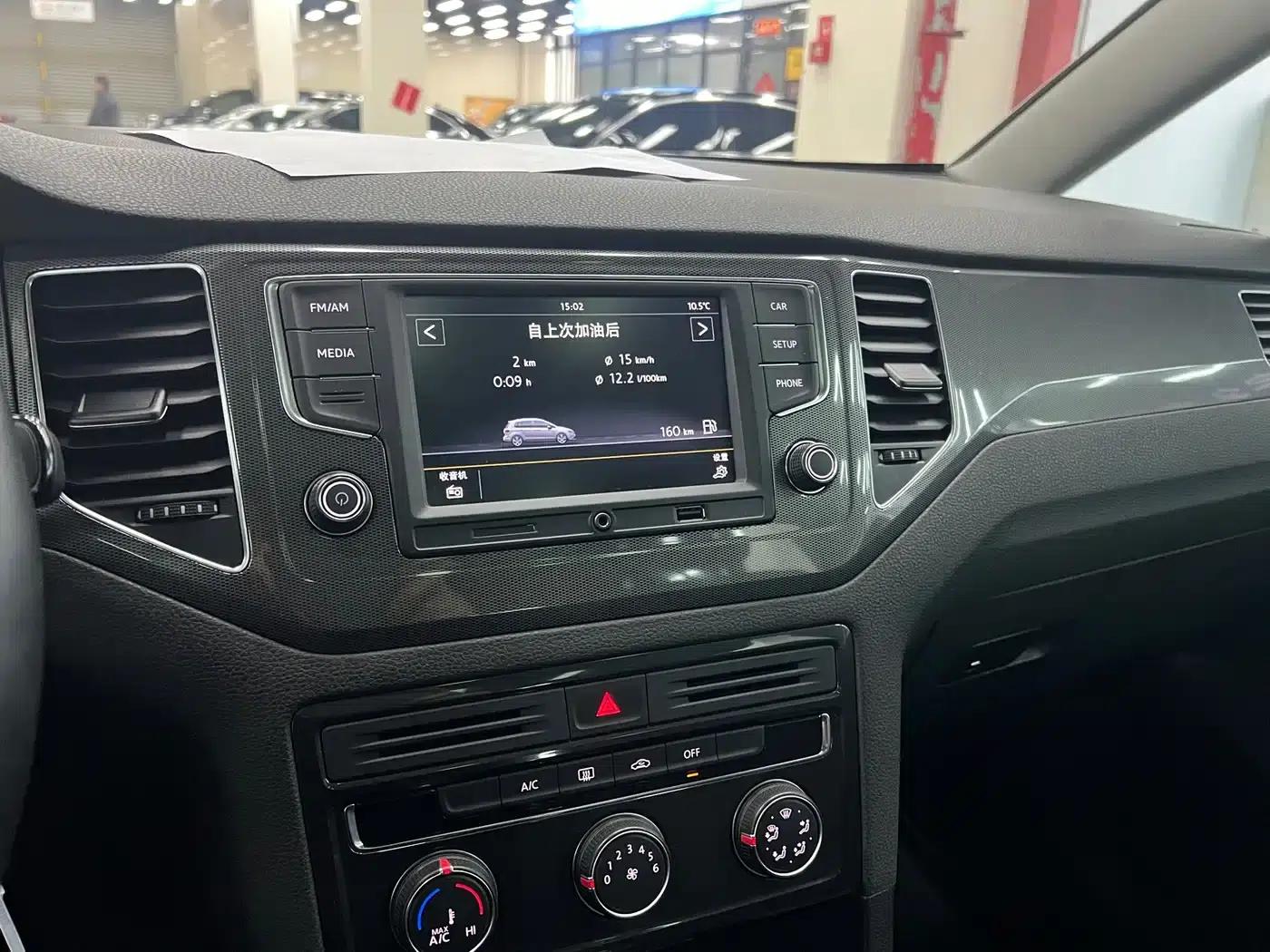Golf Sportsvan 2016 230TSI Automatic Entry-Level Model — миниатюра 10