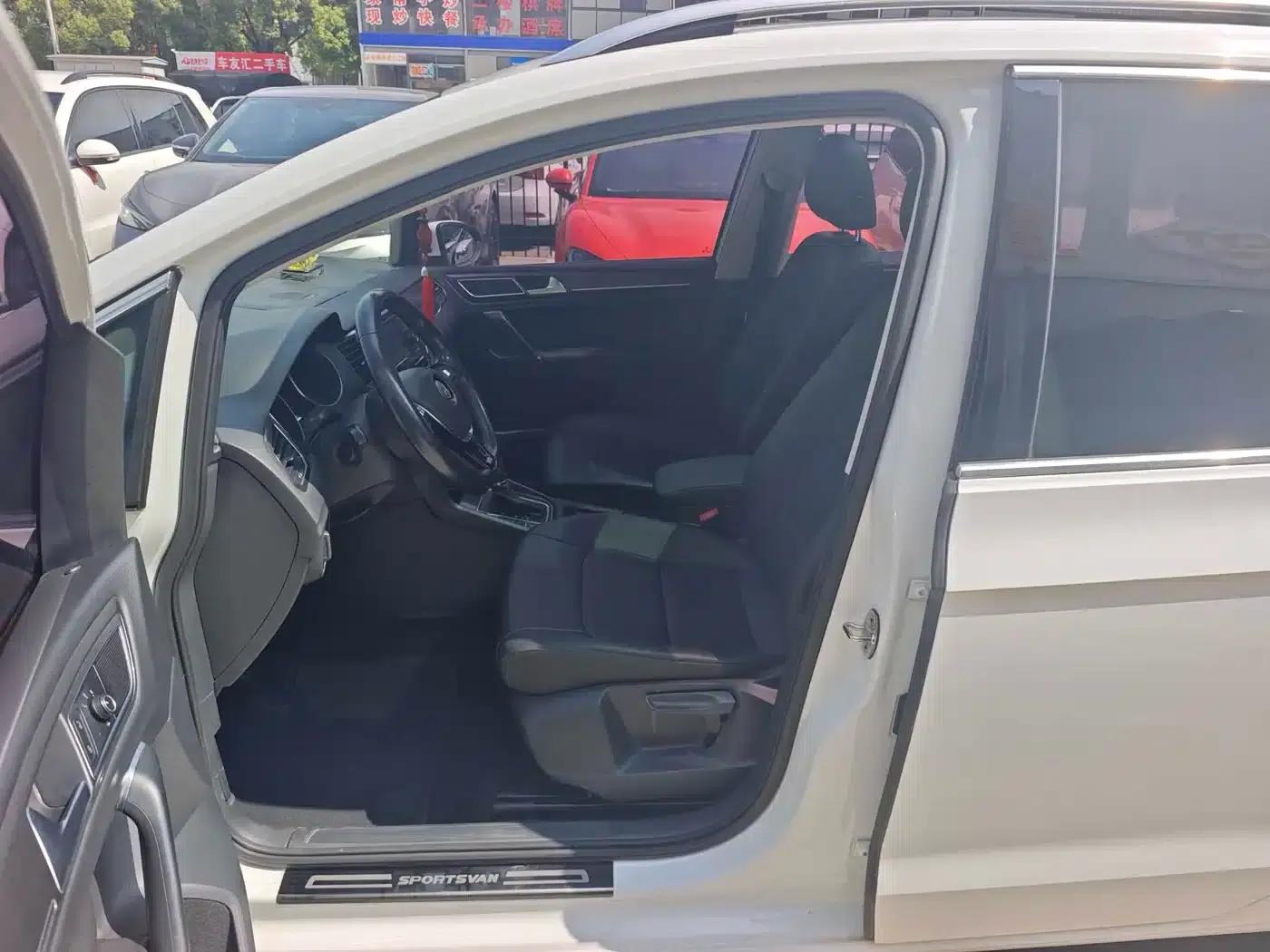 Golf Sportsvan 2018 230TSI Automatic Entry-Level — миниатюра 5