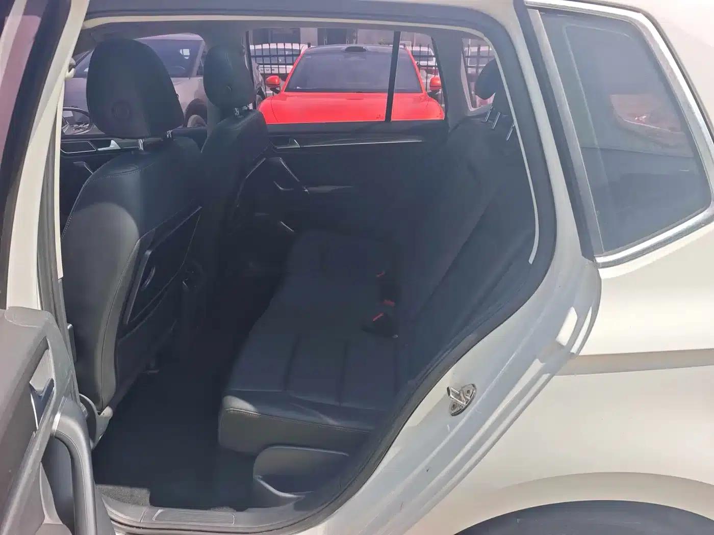 Golf Sportsvan 2018 230TSI Automatic Entry-Level — миниатюра 6