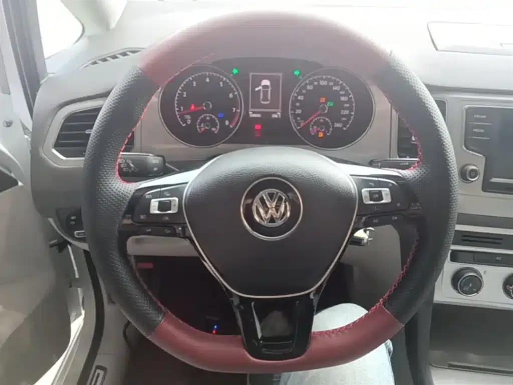 Golf Sportsvan 2016 230TSI Automatic Entry-Level Model — миниатюра 11