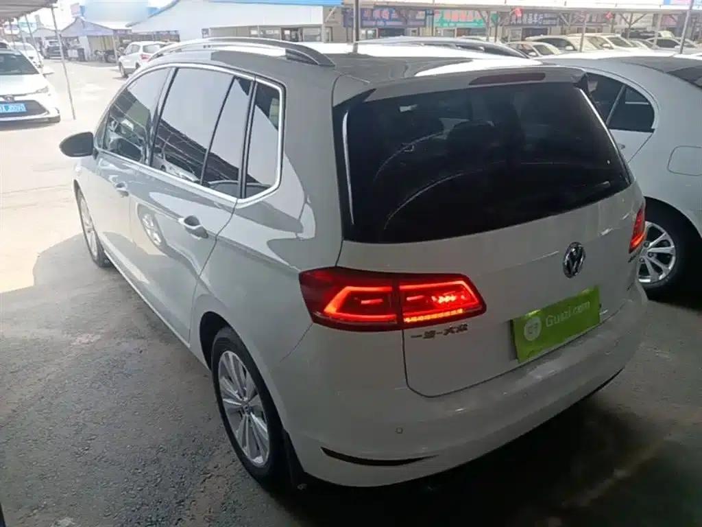 Golf Sportsvan 2016 230TSI Automatic Entry-Level Model — миниатюра 5