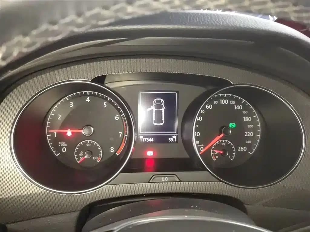 Golf Sportsvan 2018 230TSI Automatic Entry-Level — миниатюра 12