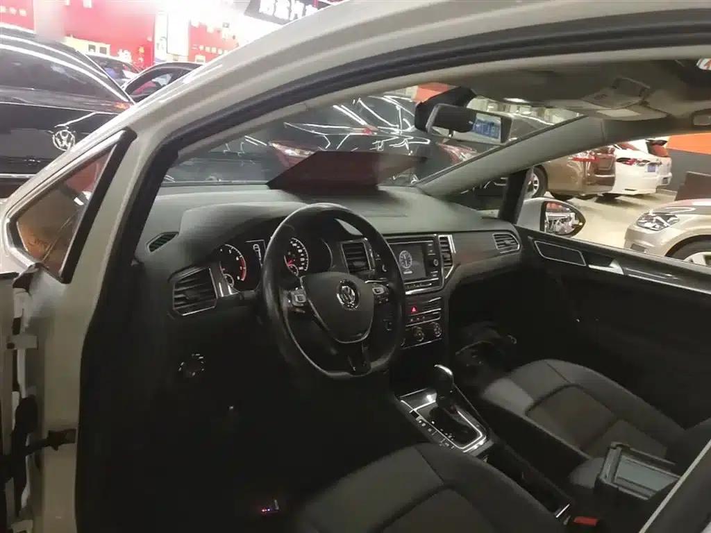 Golf Sportsvan 2018 230TSI Automatic Entry-Level — миниатюра 10