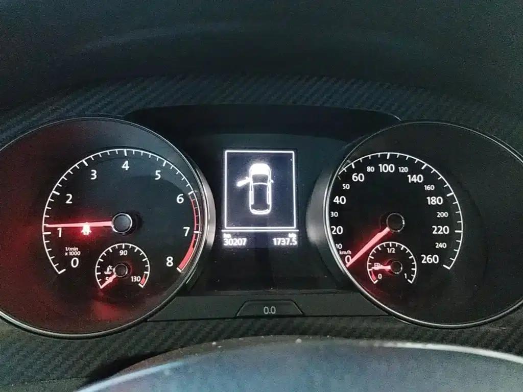 Golf Sportsvan 2016 280TSI Automatic Luxury — миниатюра 12
