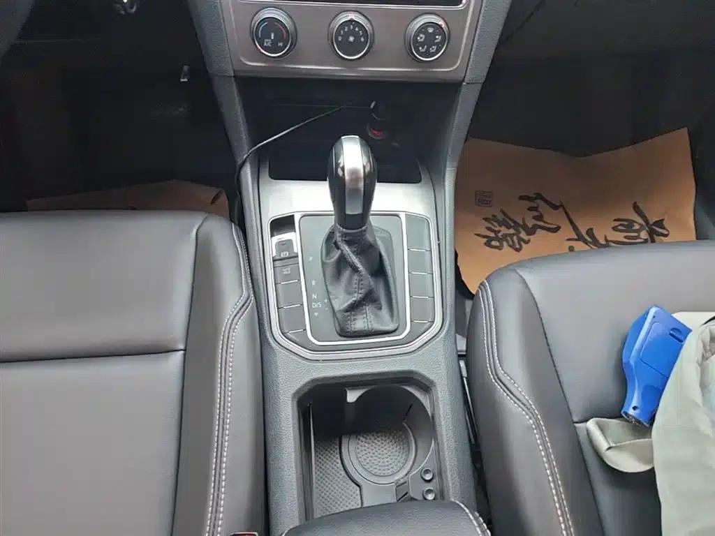 Golf Sportsvan 2018 1.6L Automatic Comfort Edition — миниатюра 14