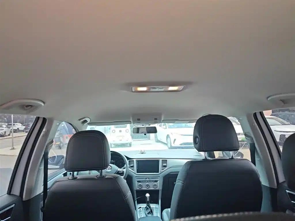 Golf Sportsvan 2018 1.6L Automatic Comfort Edition — миниатюра 18
