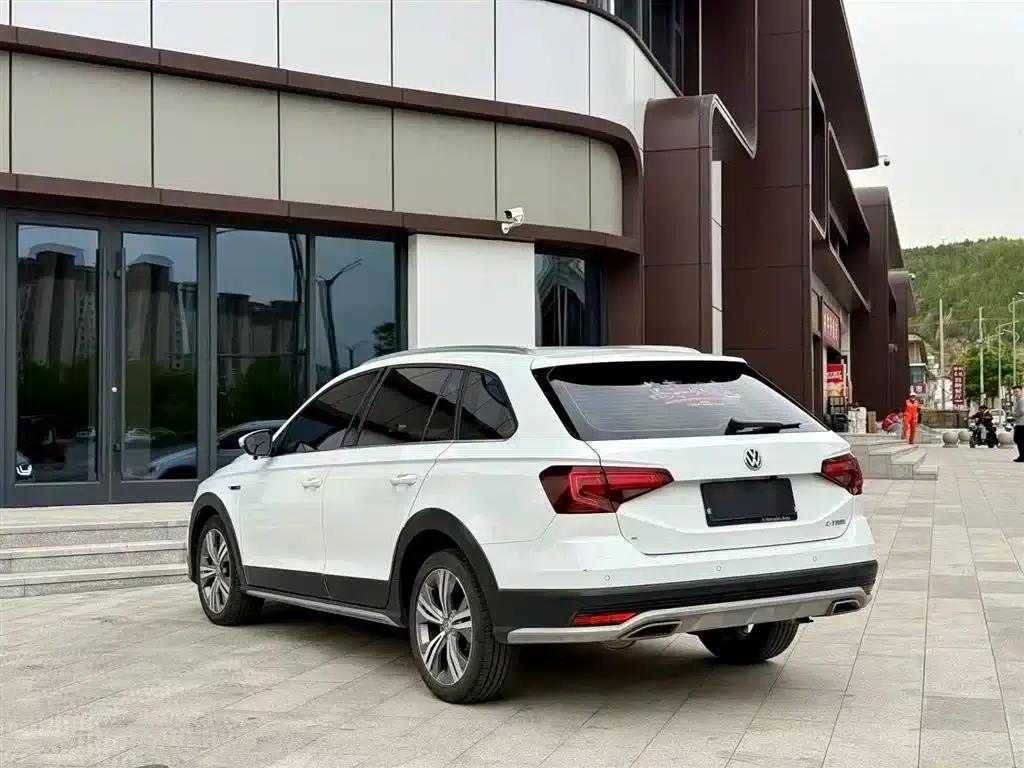 C-TREK 2018 1.5L Automatic Comfort Model — миниатюра 9