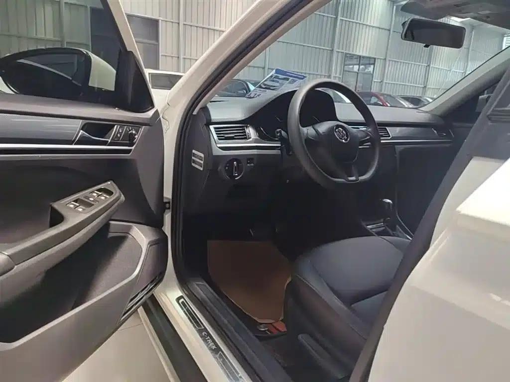 C-TREK 2017 1.6L Automatic Comfort Model — миниатюра 16