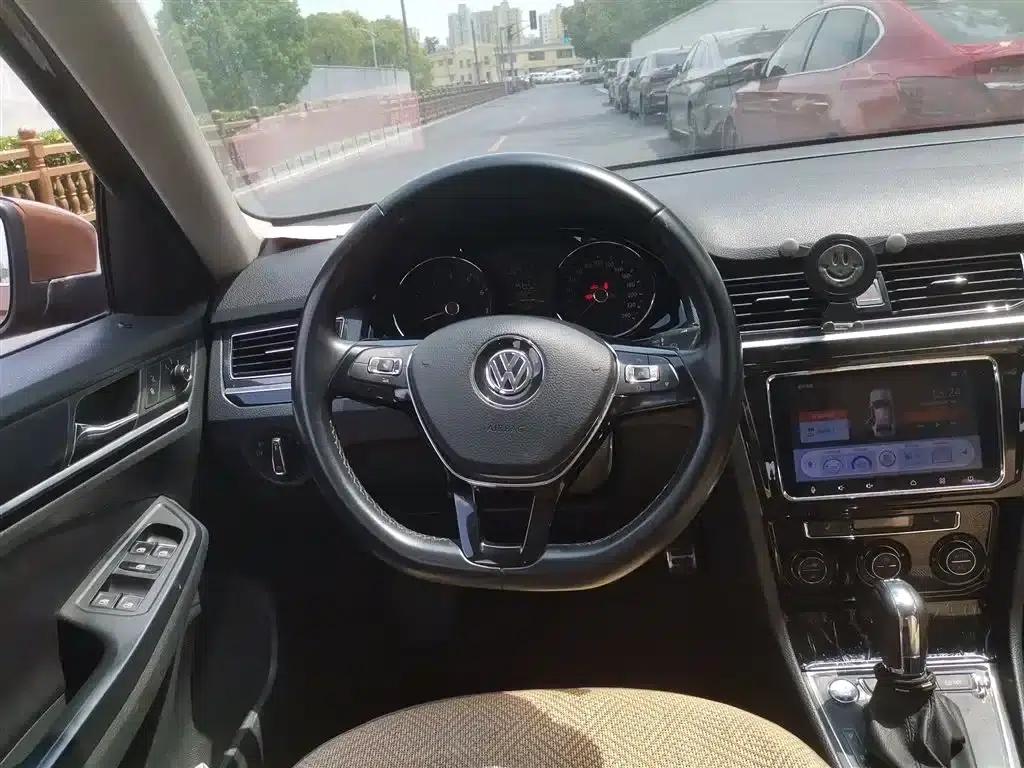 C-TREK 2017 230TSI DSG Luxury — миниатюра 3
