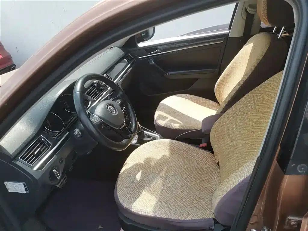 C-TREK 2017 230TSI DSG Luxury — миниатюра 8