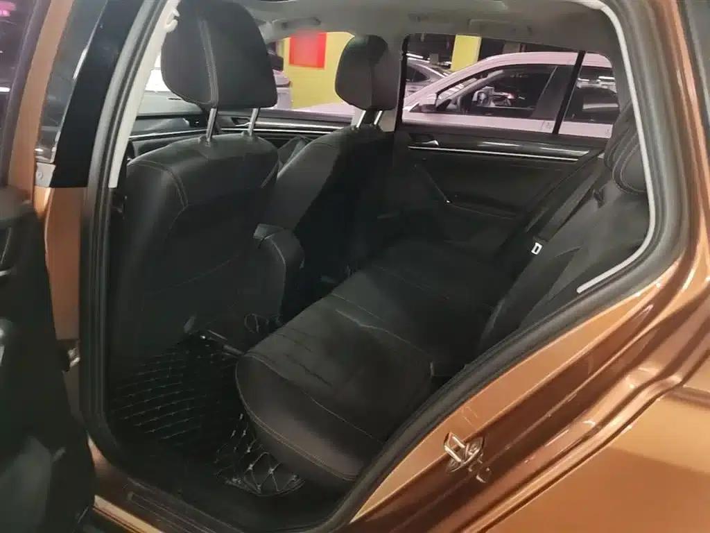 C-TREK 2017 230TSI DSG Luxury — миниатюра 13