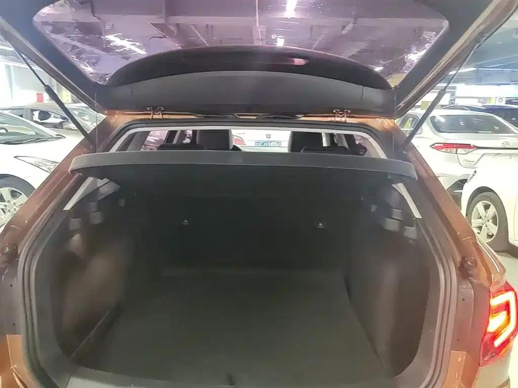 C-TREK 2017 230TSI DSG Luxury — миниатюра 15