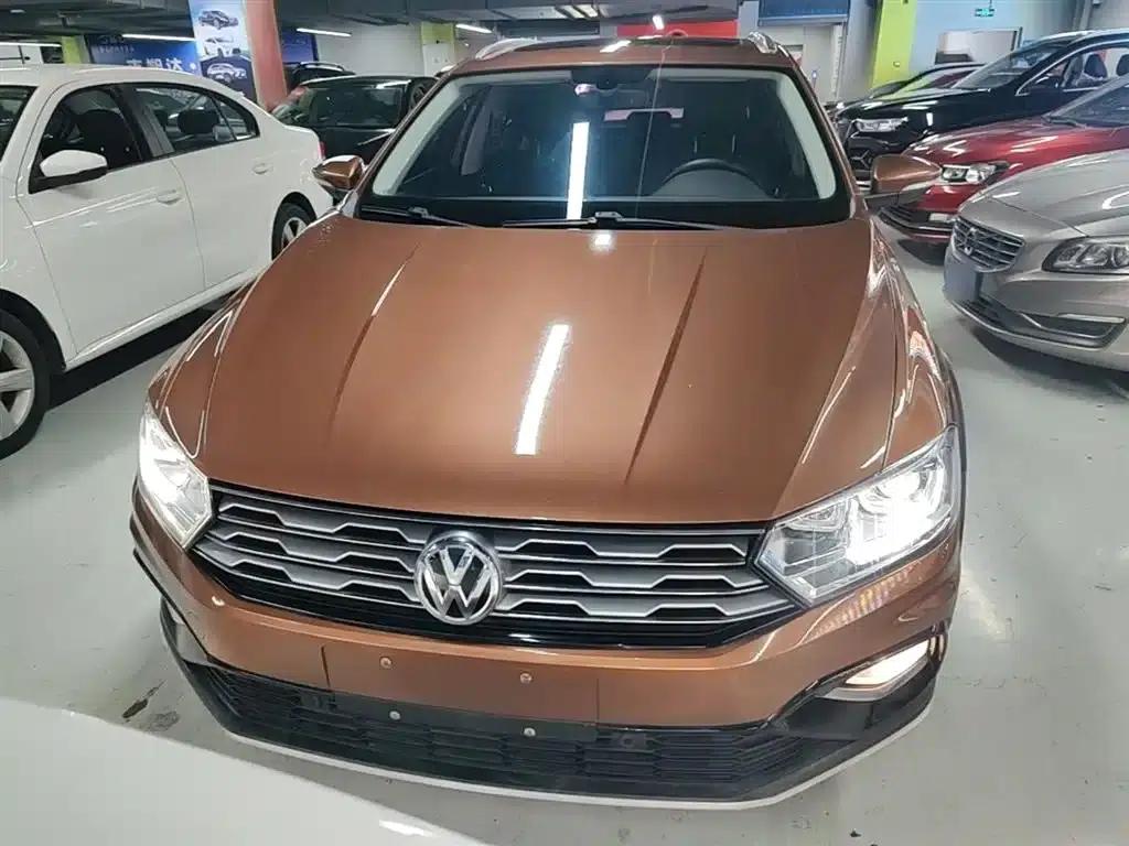 C-TREK 2017 230TSI DSG Luxury — миниатюра 3