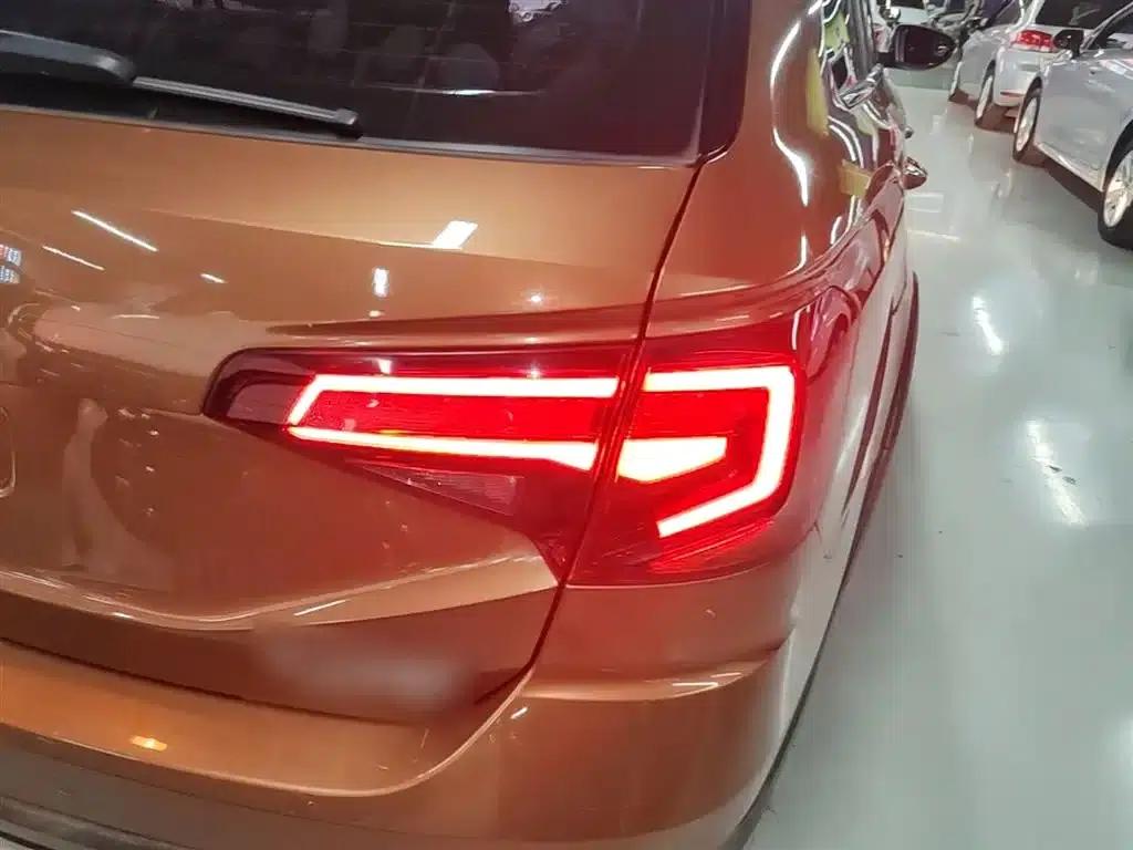 C-TREK 2017 230TSI DSG Luxury — миниатюра 24