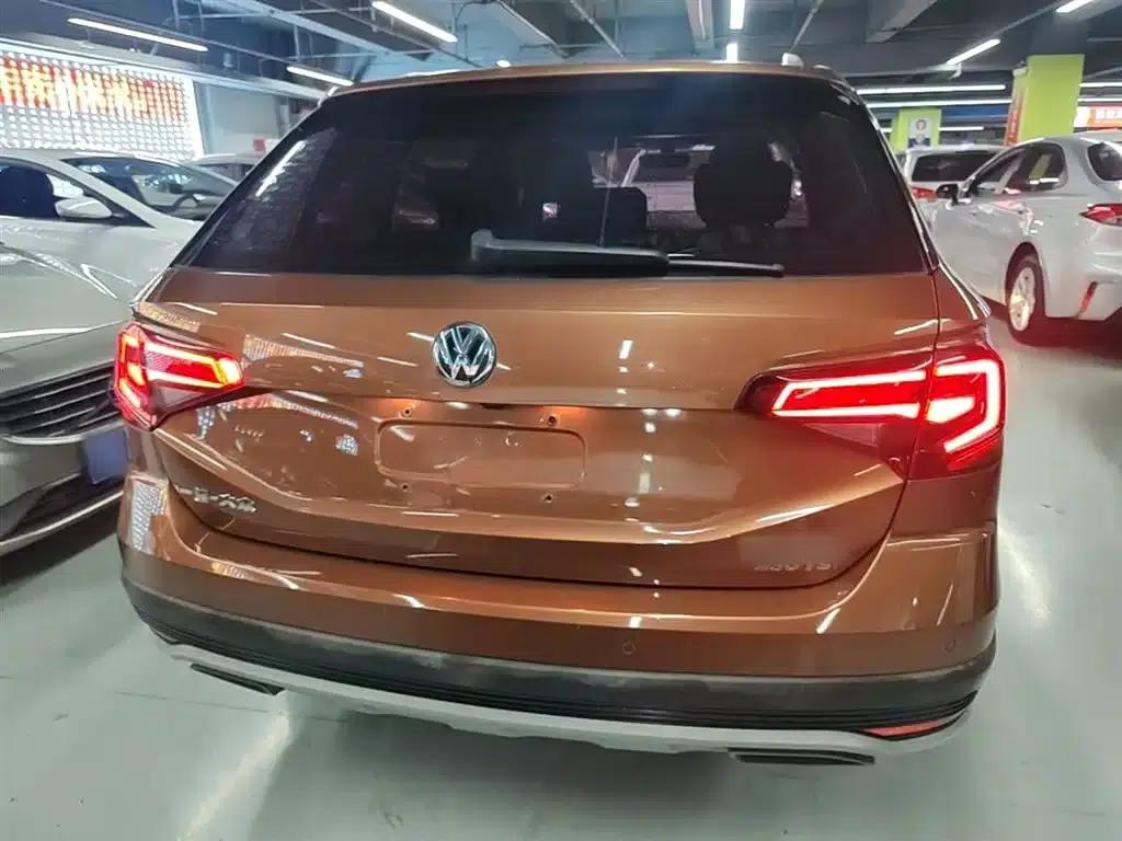 C-TREK 2017 230TSI DSG Luxury — миниатюра 4