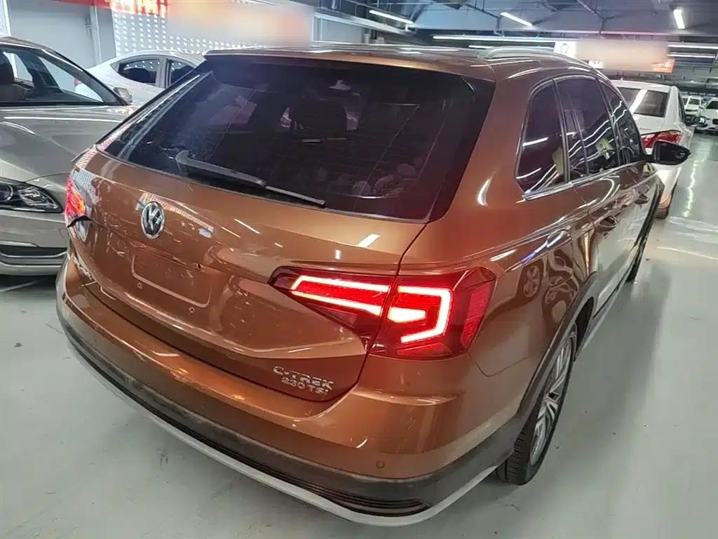C-TREK 2017 230TSI DSG Luxury — миниатюра 5