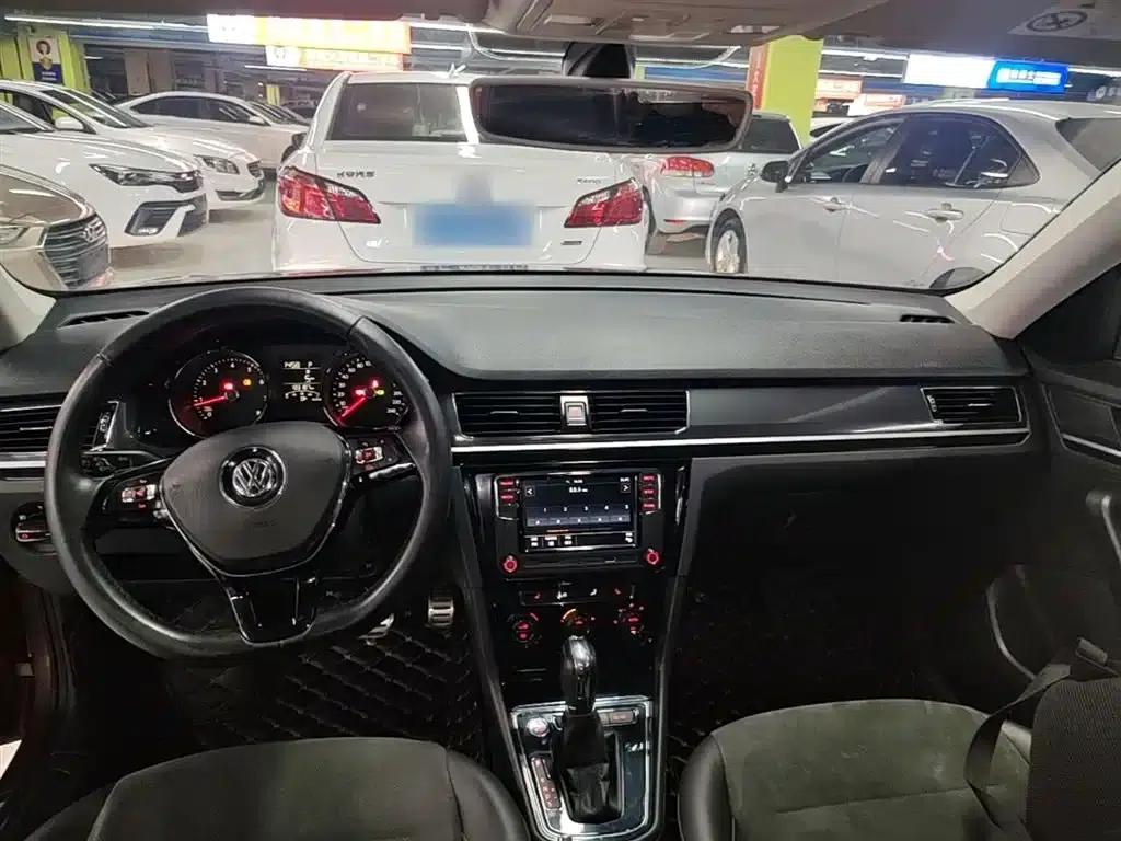 C-TREK 2017 230TSI DSG Luxury — миниатюра 6