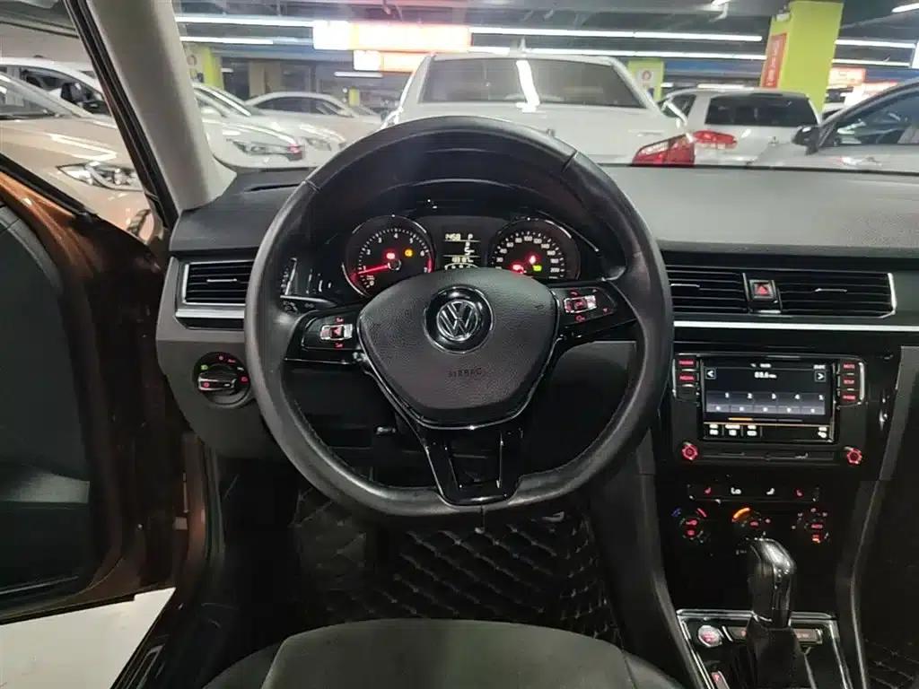 C-TREK 2017 230TSI DSG Luxury — миниатюра 7