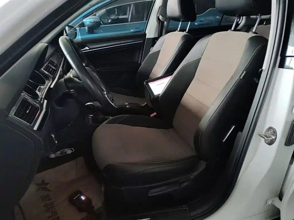 C-TREK 2018 1.5L Automatic Comfort Model — миниатюра 15