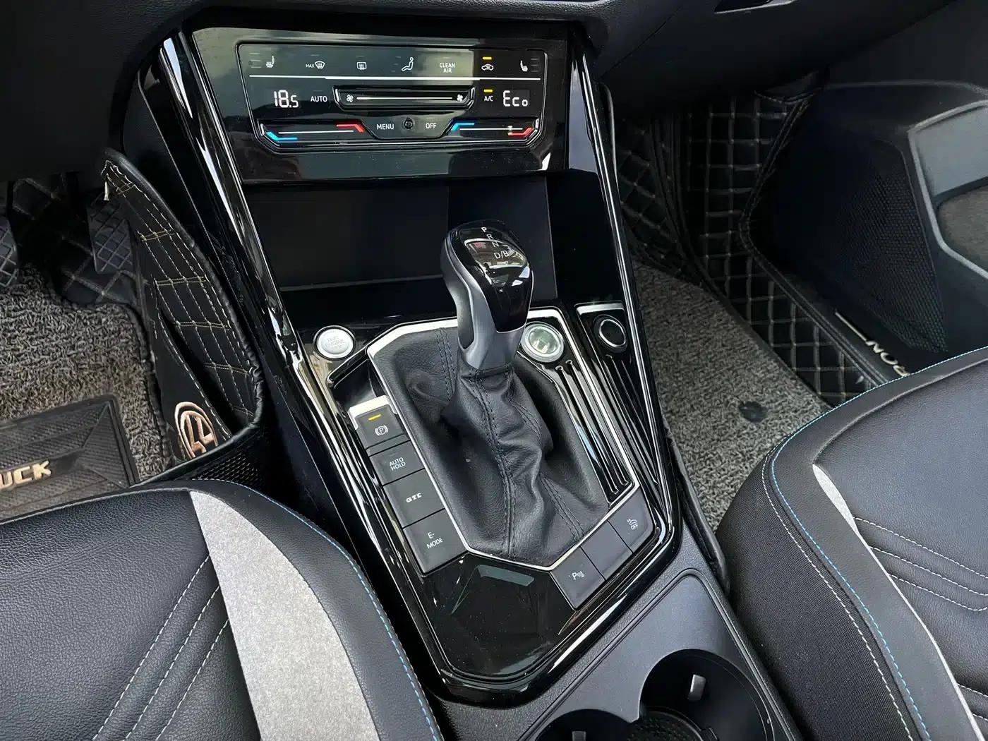 Tayron GTE Plug-in Hybrid 2020 1.4T Luxury Edition — миниатюра 10