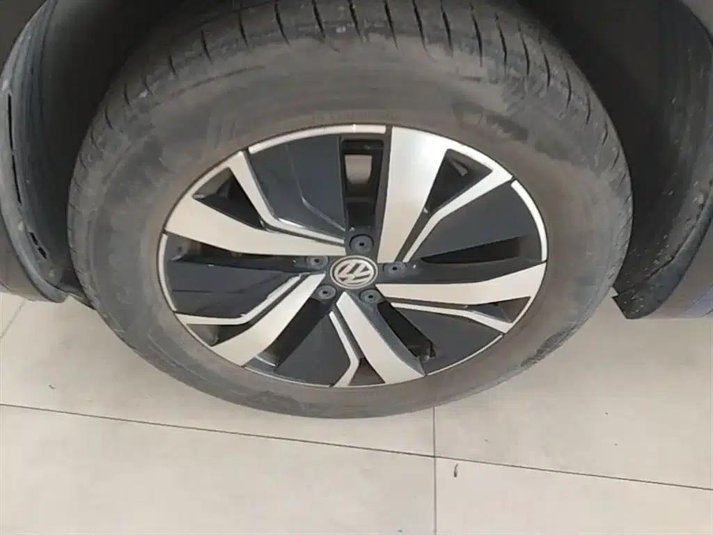 Tayron GTE Plug-in Hybrid 2020 1.4T Luxury Edition — миниатюра 23
