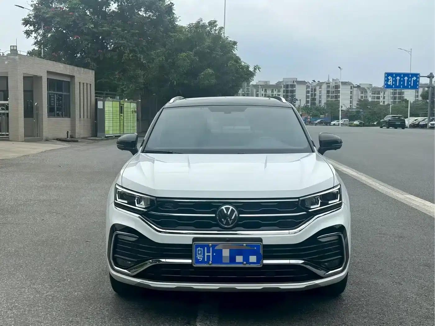 Tayron X 2023 330TSI 2WD Flagship Smart Edition — миниатюра 2