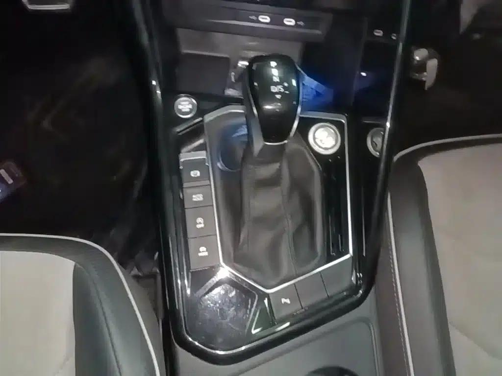 Tayron X 2020 330TSI 2WD Premium Intelligent Edition — миниатюра 14