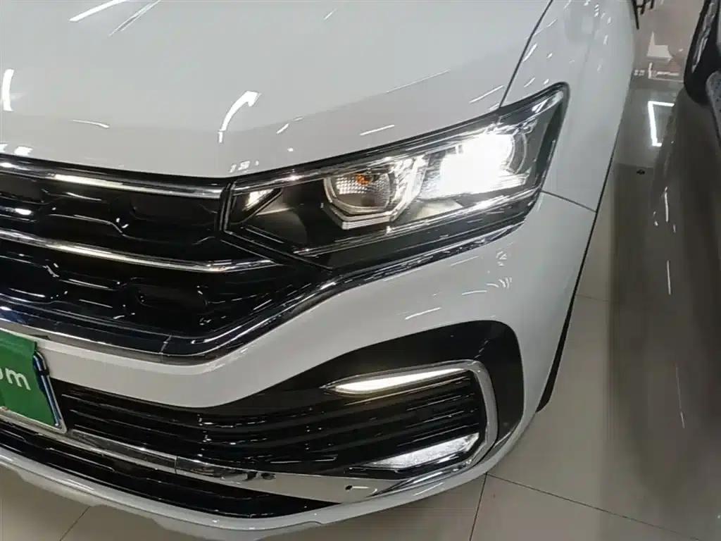 Tayron X 2020 330TSI 2WD Premium Intelligent Edition — миниатюра 24