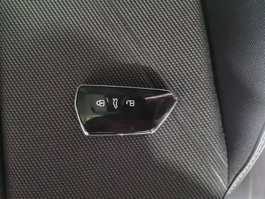 VW 06 2024 Facelift Pro Long Range Edition — миниатюра 16