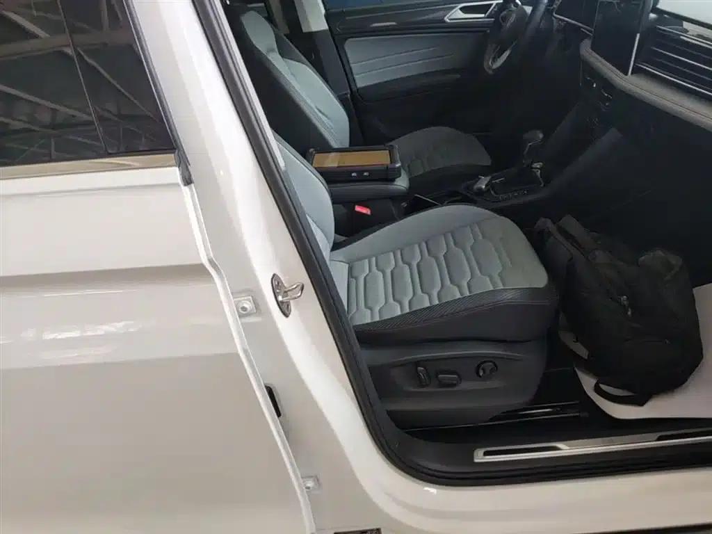 Tiguan X 2022 330TSI 2WD Flagship Edition — миниатюра 25