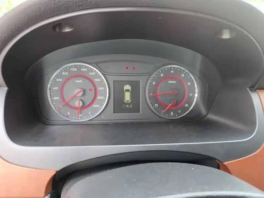 Maxus G10 2016 2.0T Automatic Elite Edition — миниатюра 4