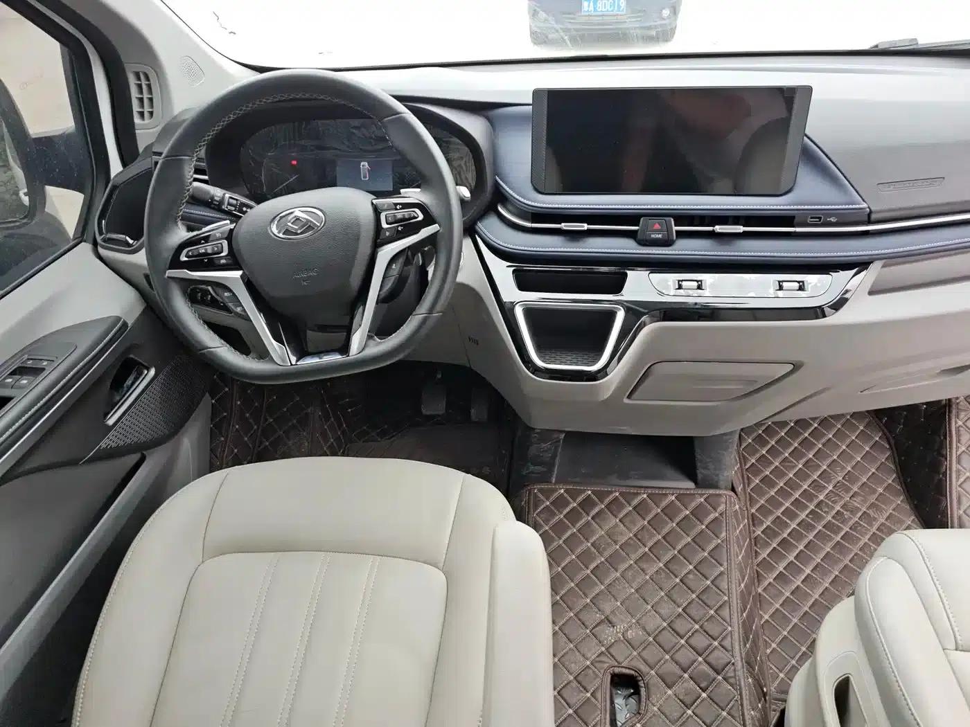 Xintu V70 2023 2.0T Elite Edition Automatic Short Wheelbase Low Roof 5/6 Seats — миниатюра 11