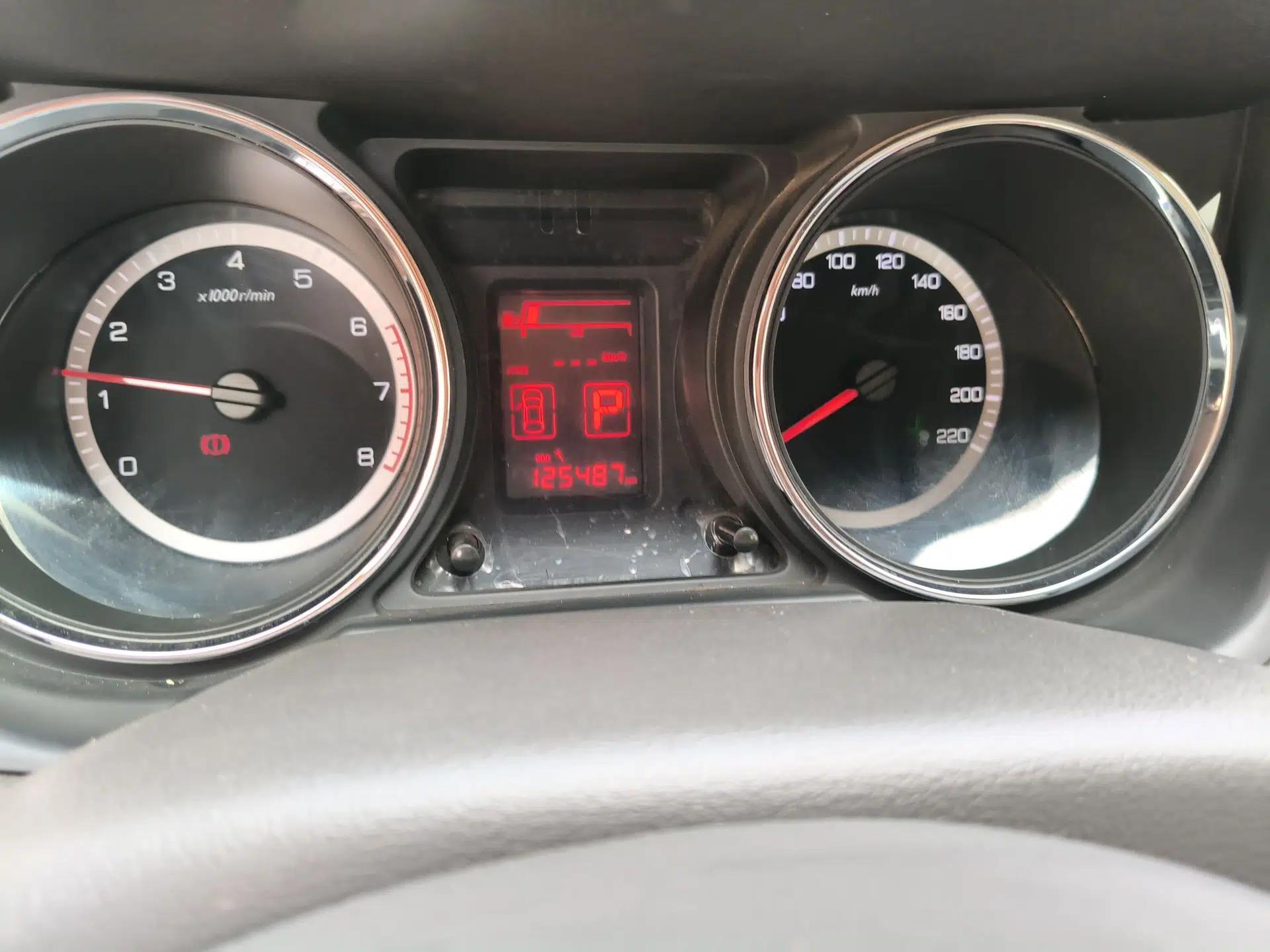 Dongfeng Aeolus A60 2014 1.6L Automatic Prestige Model — миниатюра 11