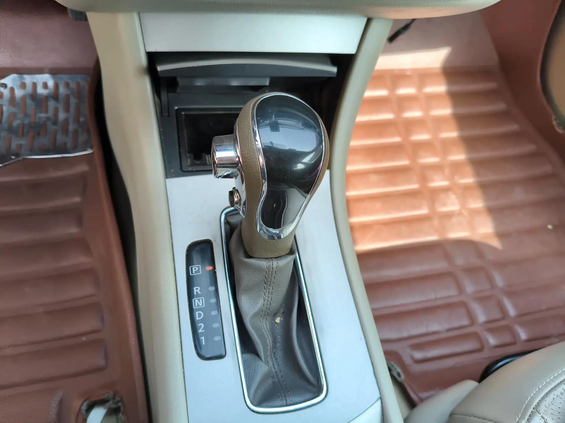 Dongfeng Aeolus A60 2014 1.6L Automatic Prestige Model — миниатюра 13